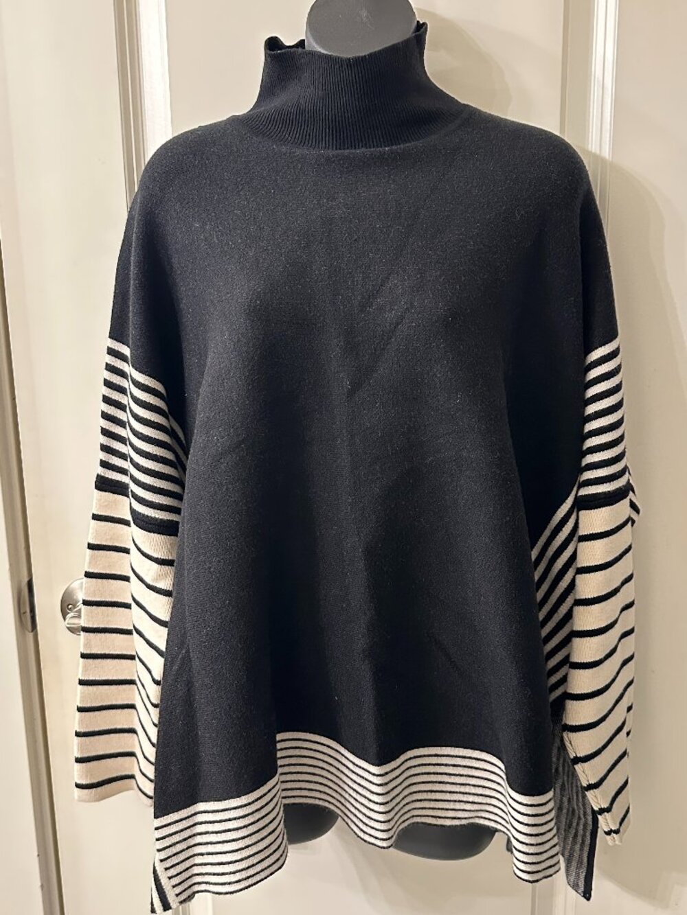 Max Studio London Oversized Mock Turtleneck Sweater - Black & Cream